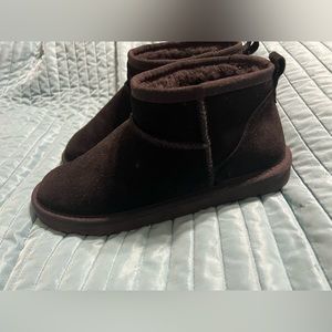 Morgan Taylor Black suede booties